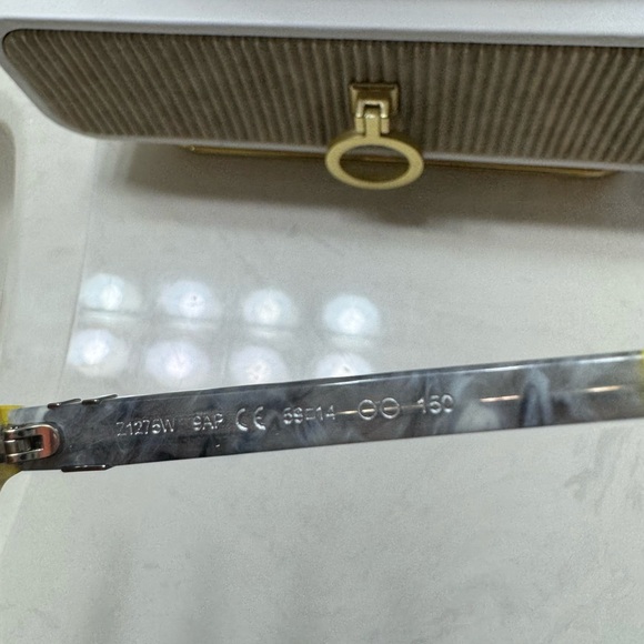 Louis Vuitton sunglasses - Picture 5 of 6